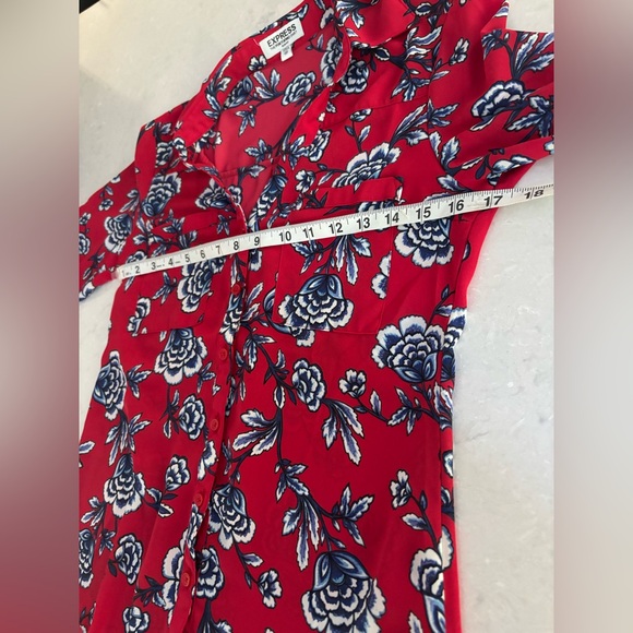 Express Red/Blue Floral Button-Down Shirt - Picture 4 of 6